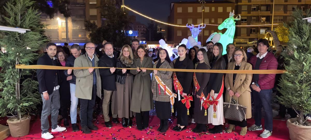 Las fotos del encendido del alumbrado navideño y la feria del comercial local en Almassora
