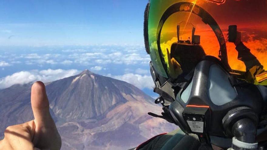 Selfie aéreo con el Teide como protagonista