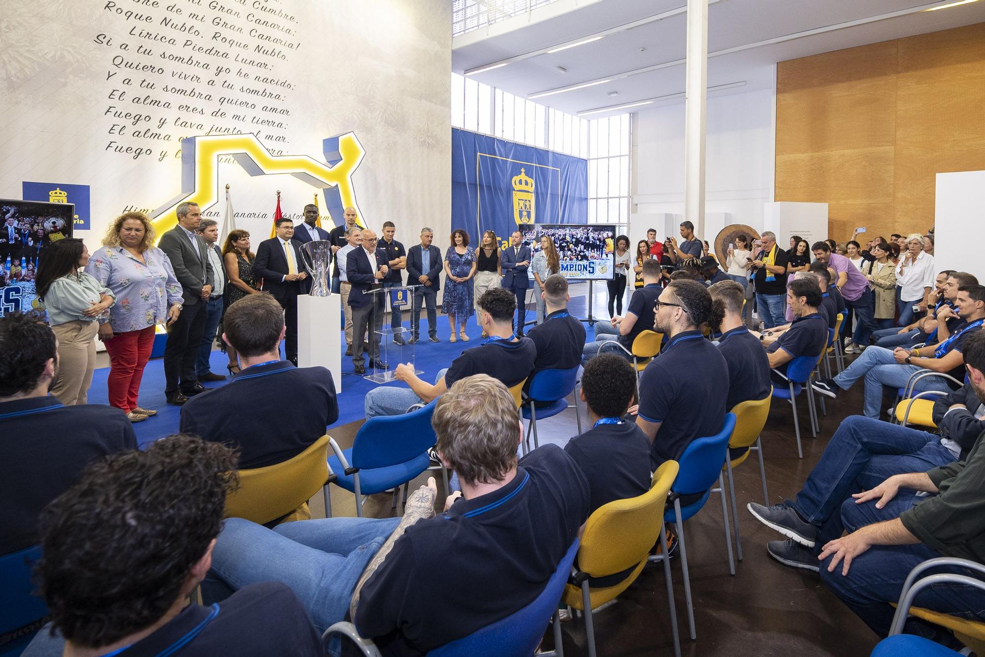 Celebración de la Eurocopa del CB Gran Canaria en el Cabildo grancanario