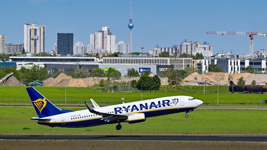 Convocan huelgas a partir del 15 de agosto en el &#039;handling&#039; de Ryanair en Madrid