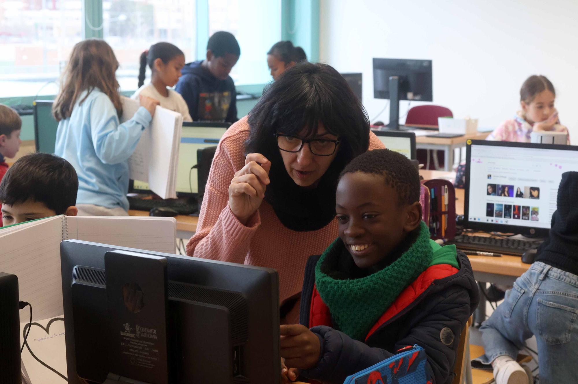 Ràdio escolar per a aprendre valencià