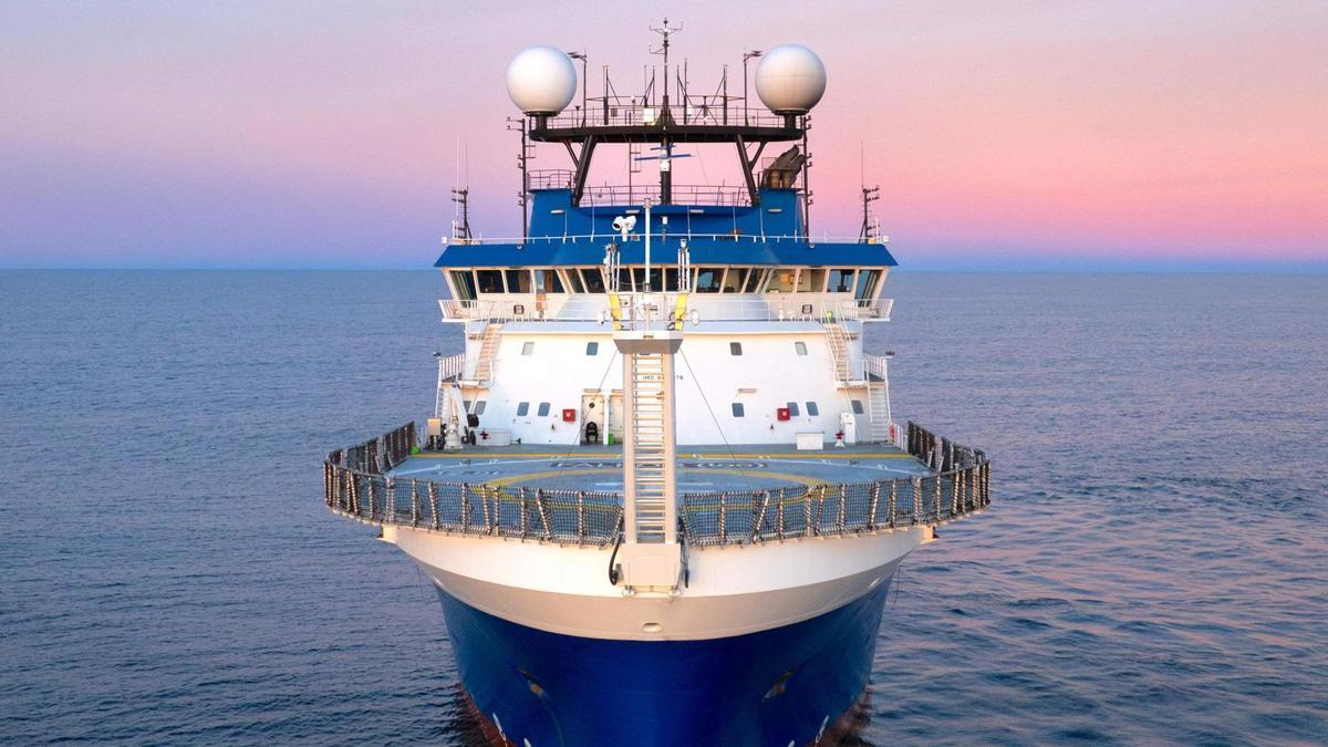 Imagen frontal del oceanográfico «Falkor Too»
