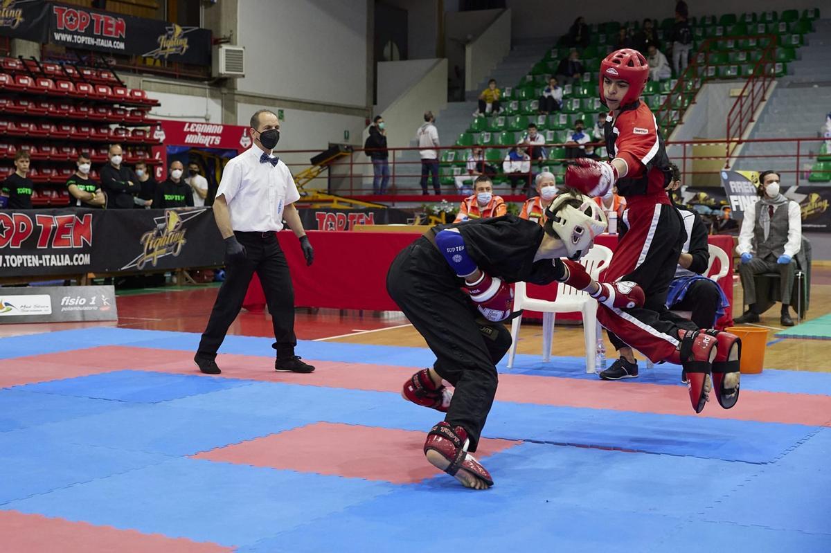 Jordi Marí a la dreta durant la Pointfighting Cup de 2021 a Milà.