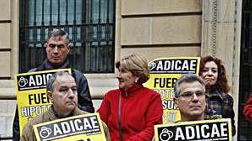 Protestas de Adicae en la Ciudad de la Justicia.