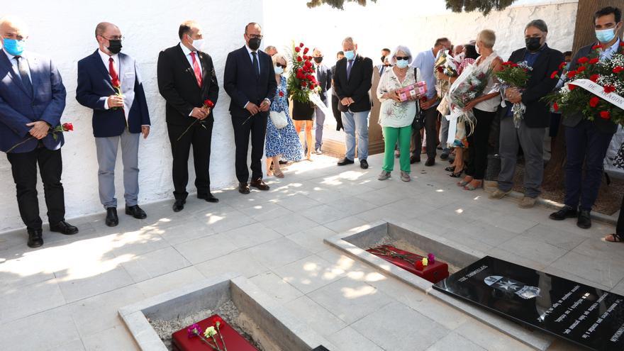 La tumba de María Domínguez, alcaldesa aragonesa fusilada en la guerra civil, declarada BIC