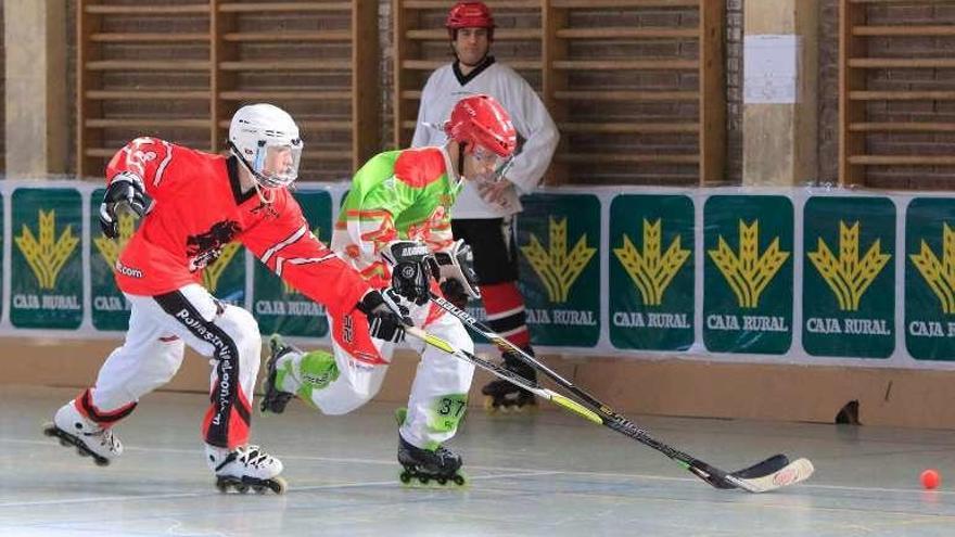 El Hockey Zamora, en distintos momentos de un partido.