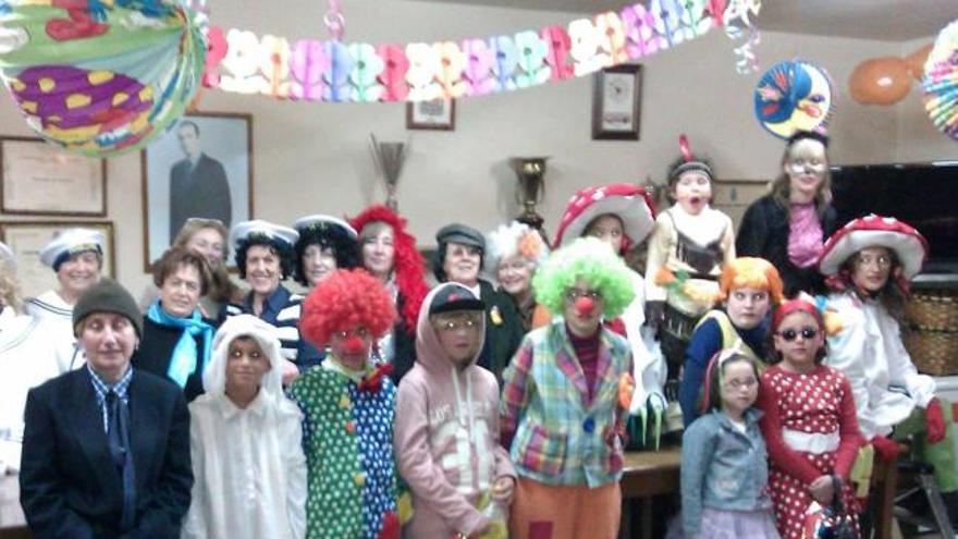 Algunos de los participantes en el Carnaval de Insierto.