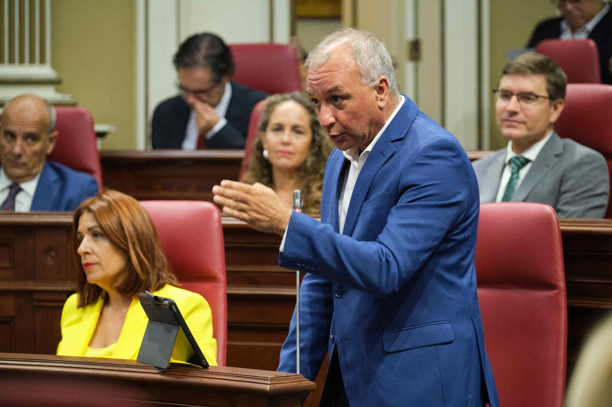 Pleno del Parlamento de Canarias