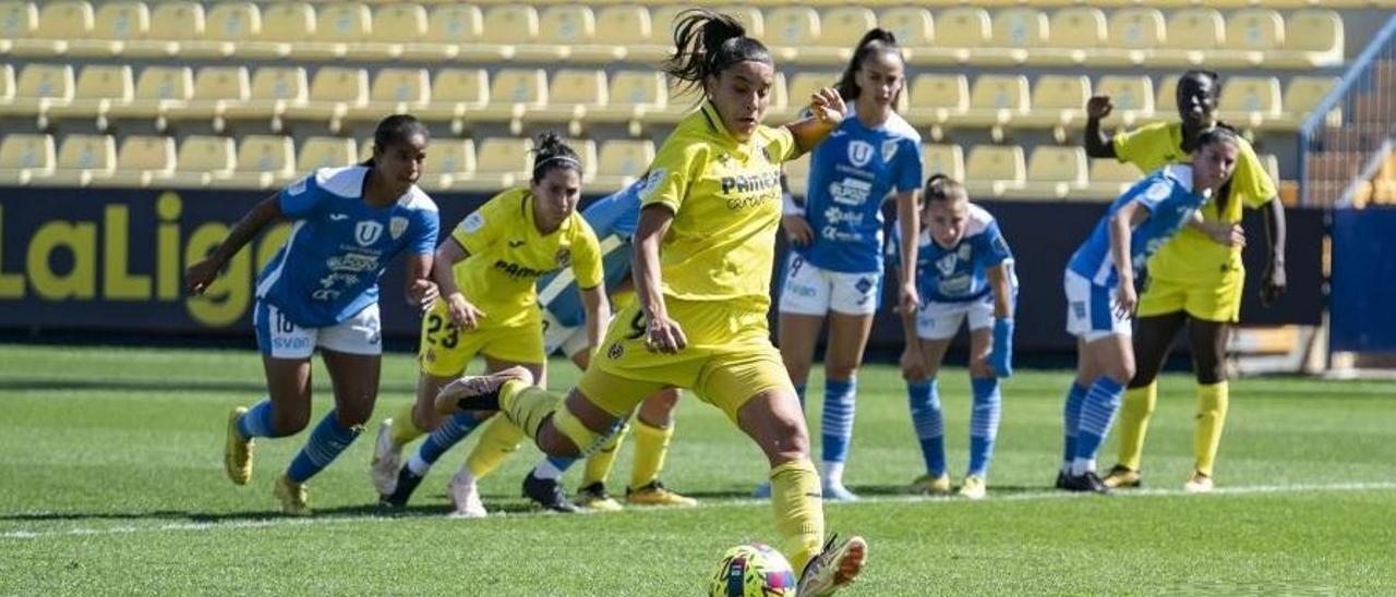 La delantera y máxima goleadora del Villarreal femenino, Sheila Guijarro, abrió el marcador desde los once metros.