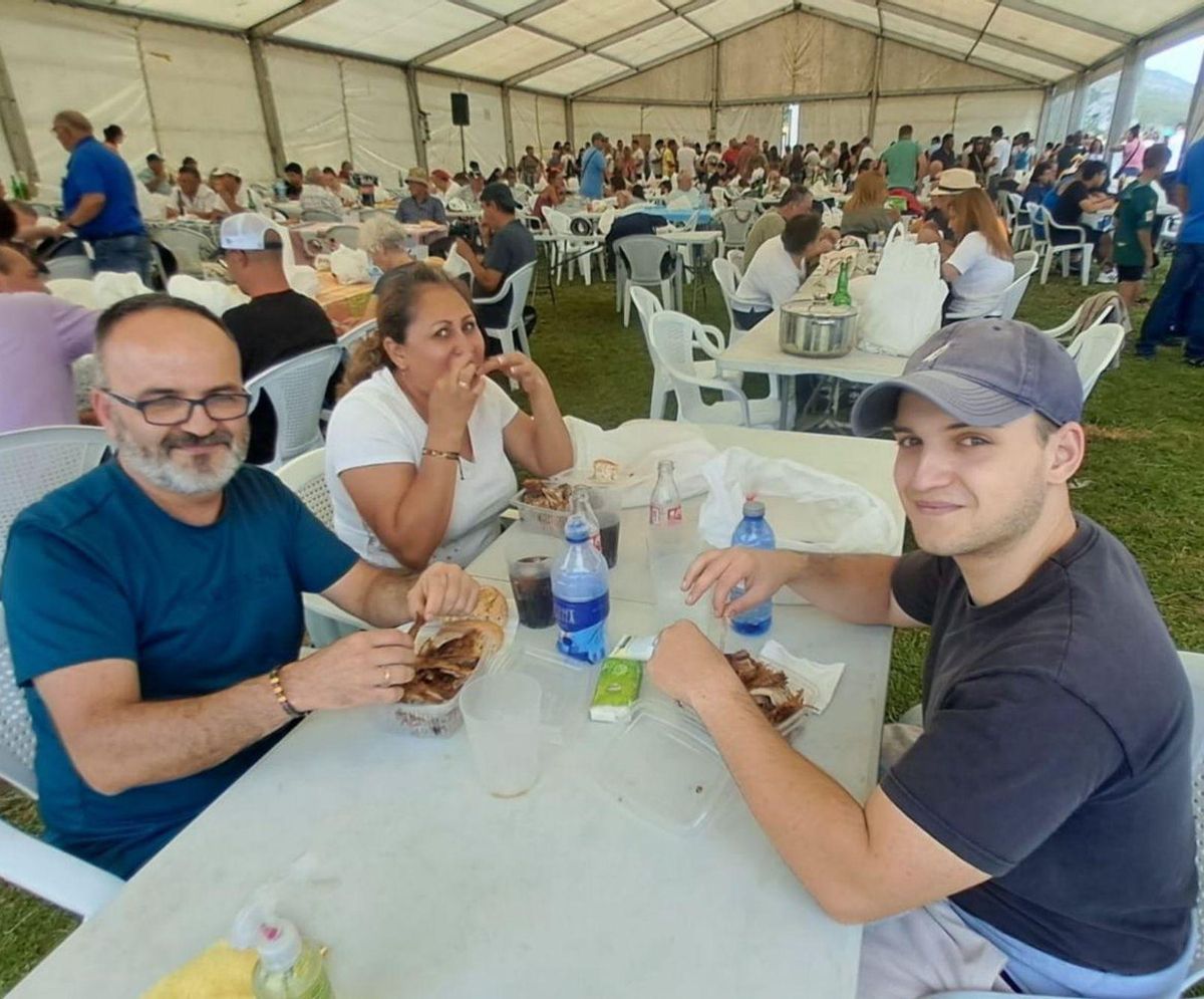 En primer término, Alejandro Santos, padre e hijo, junto a Yaneth Maldonado. | D. M.