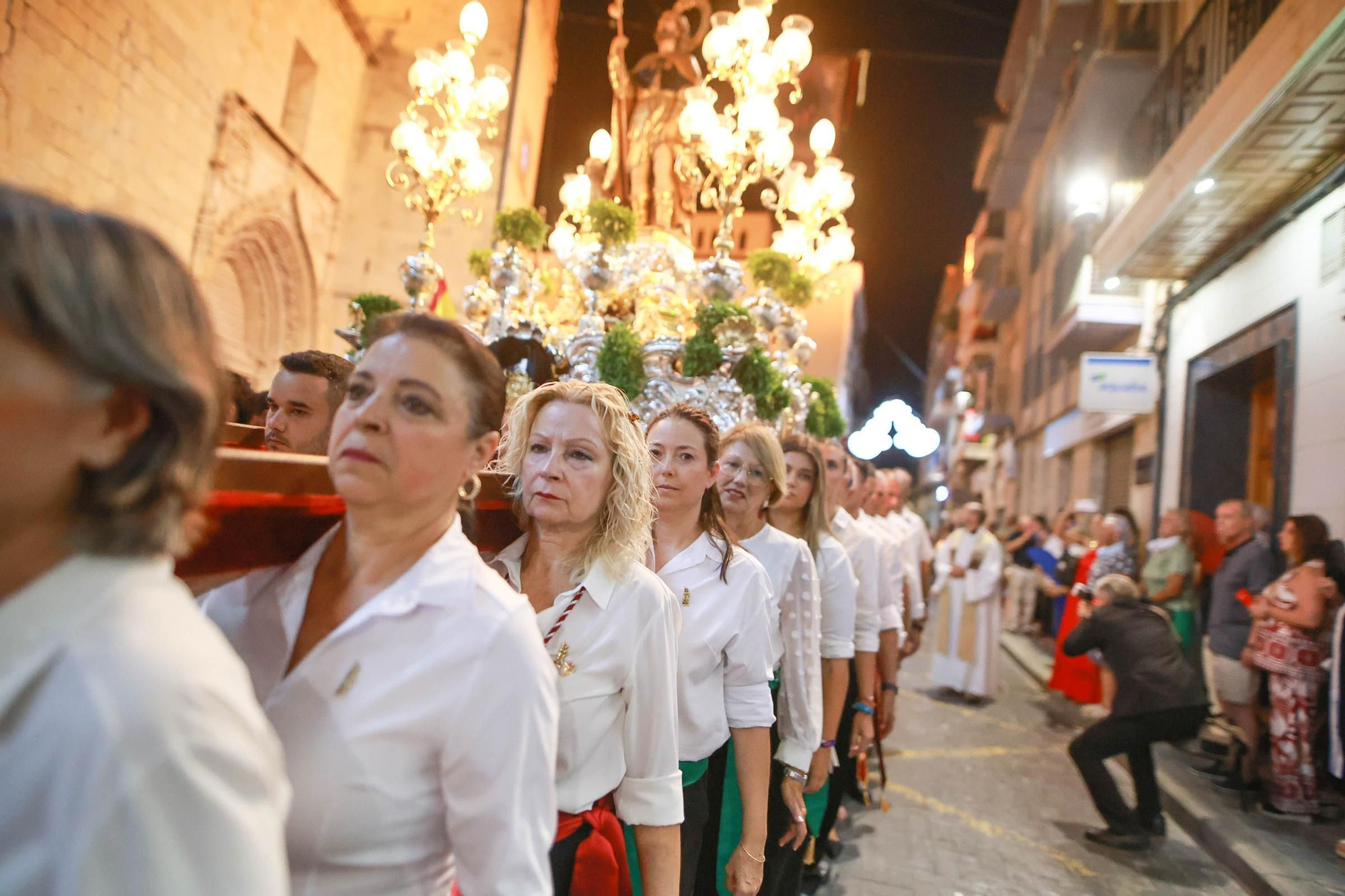 Aquí tienes las imágenes de la procesión de San Roque de Callosa de Segura, que cerraba las fiestas patronales de 2025