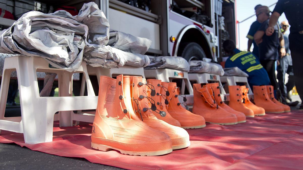 Trajes nucleares, biológicos, químicos durante el ejercicio Semper Durus en Camp Pendleton, California,