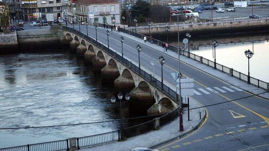 Las obras en el puente ya se podrían adjudicar, pero sin la orden de Hacienda no es posible. // Rafa Vázquez