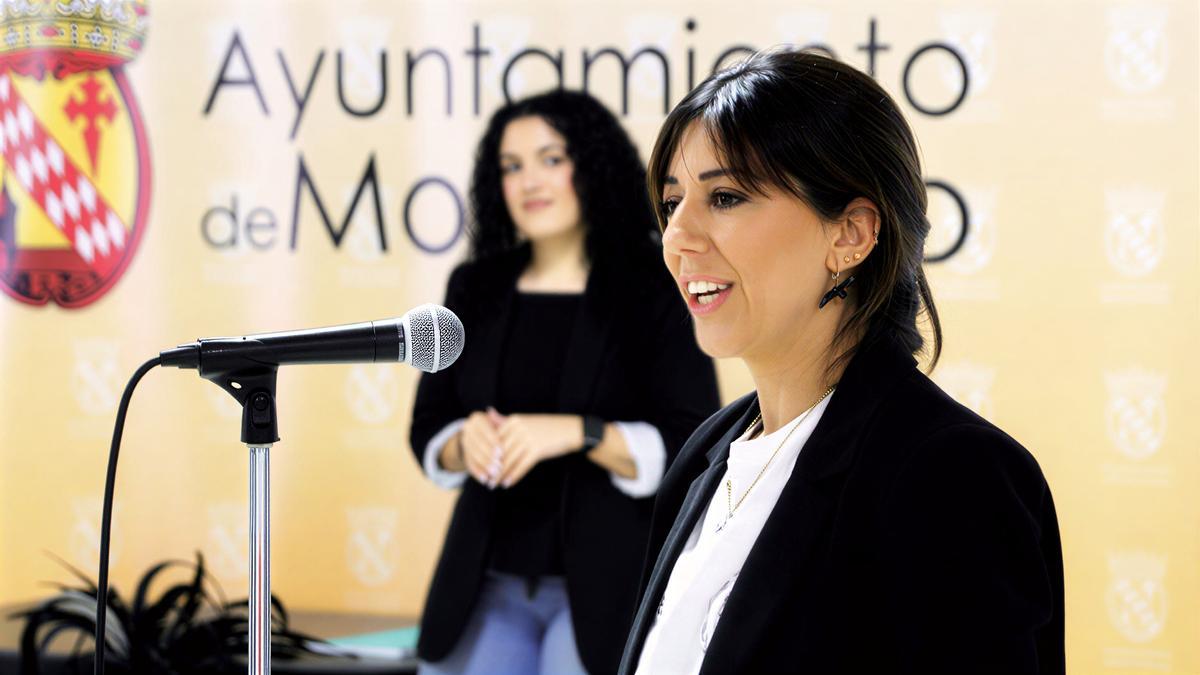 Isabel Muñoz durante su charla en Monesterio