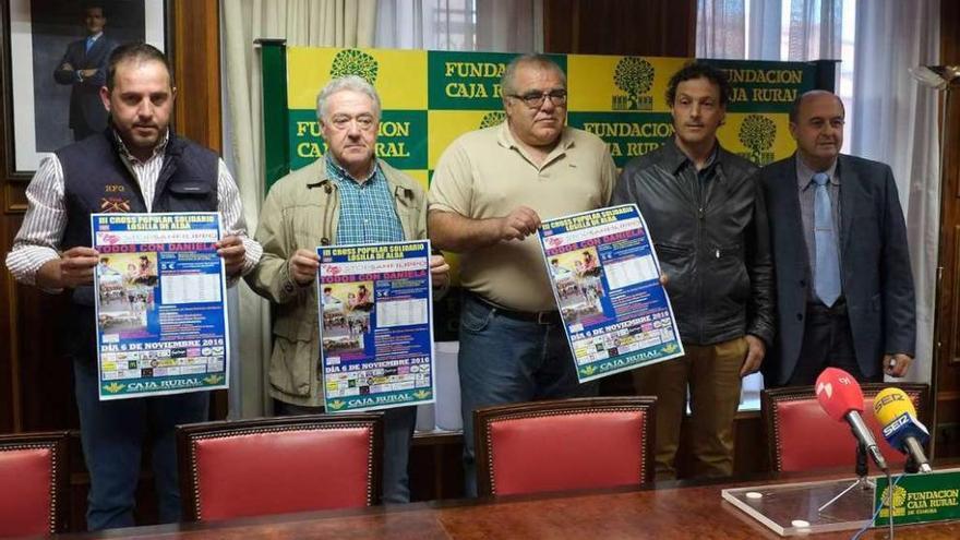 Presentación del Cross Solidario, ayer en Caja Rural.