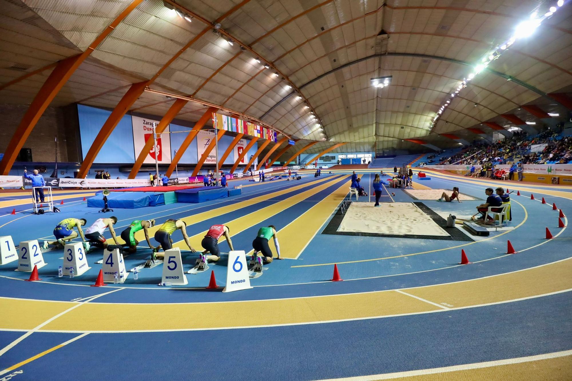 EN IMÁGENES | El Palacio de Deportes acoge el Trofeo Ibercaja "Ciudad de Zaragoza" de atletismo en pista cubierta