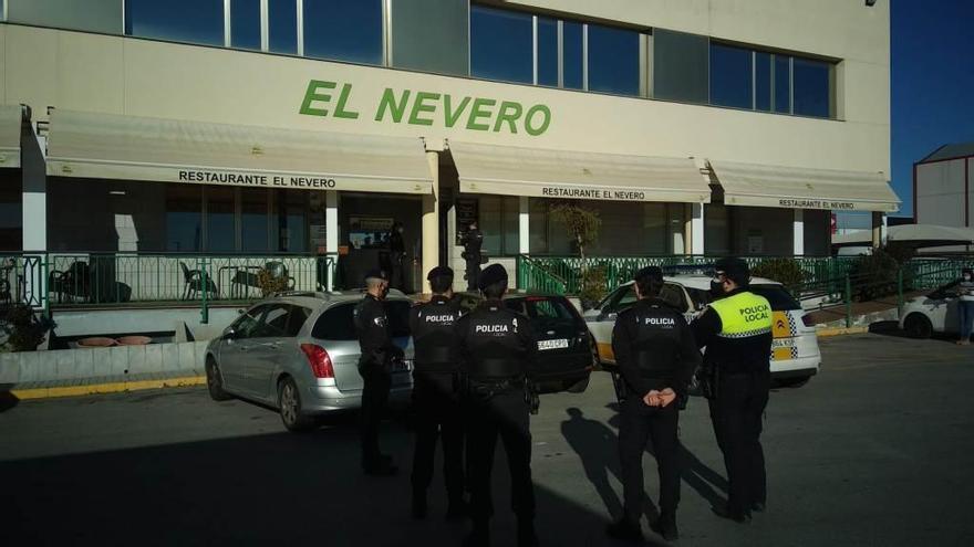 La policía local de Badajoz precinta el restaurante denunciado este miércoles por volver a tener clientes