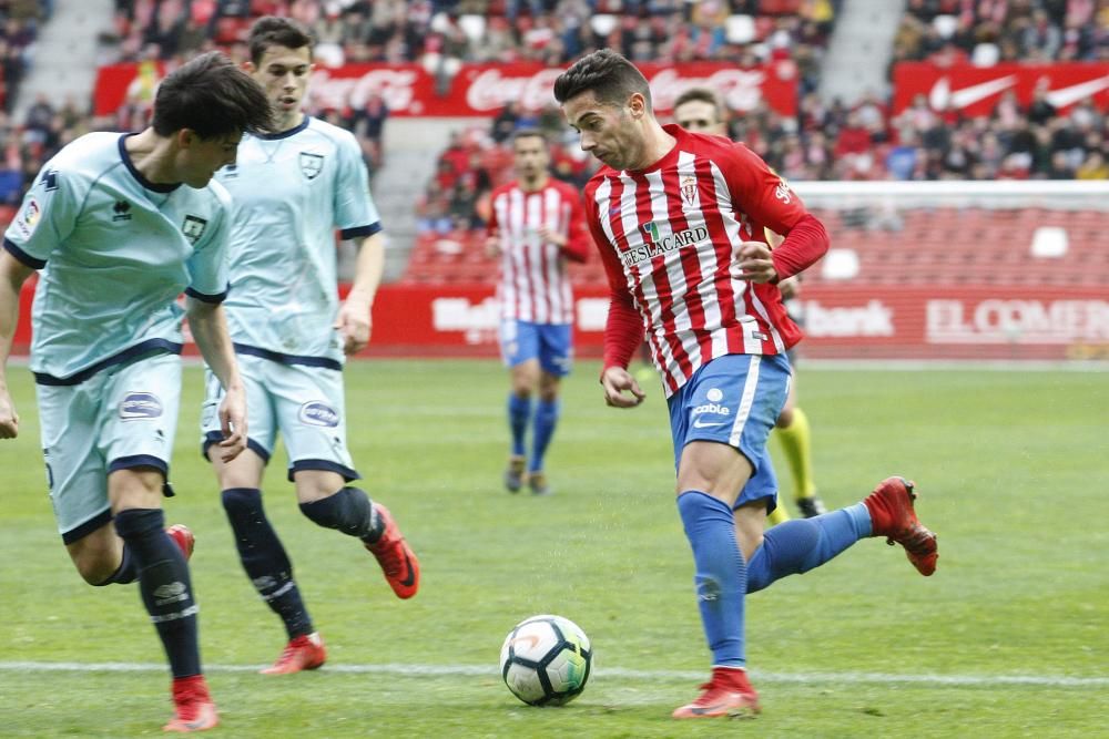 El partido entre el Real Sporting y el Numancia, en imágenes