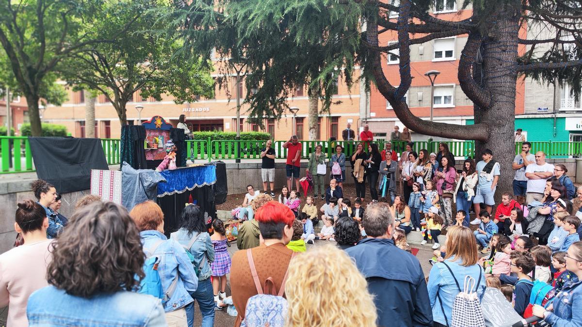 Un espectáculo infantil en las pasadas fiestas de San Xuan de Mieres