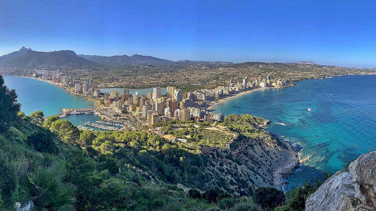 Vistas de Calp desde el Peñón, municipio en el que el Pativel incrementa la protección de suelo.