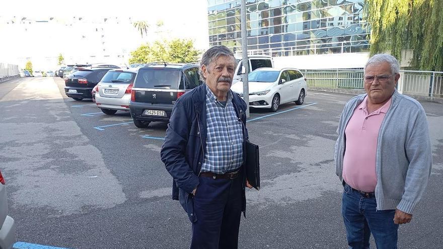 División vecinal ante la zona azul en Luanco: "No me importa pagar si garantizan aparcamiento"