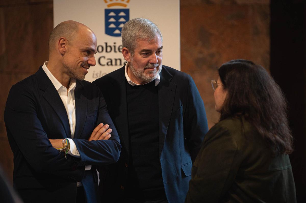 Reunión de Fernando Clavijo con la Fecai y Fecam para el Decreto Canarias