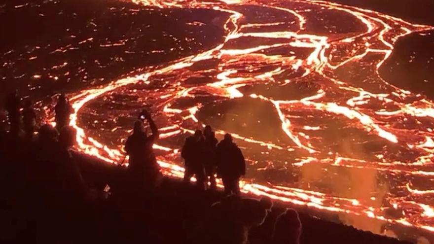 Los expertos creen que la erupción del volcán de La Palma podrá durar entre uno y tres meses