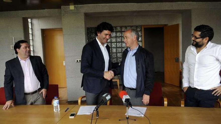 Vilanova Peña y Gonzalo Durán durante el acto de la firma del convenio de colaboración.