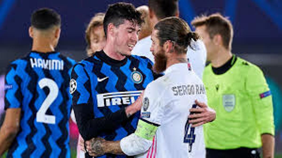 Bastoni y Sergio Ramos en un Madrid-Inter