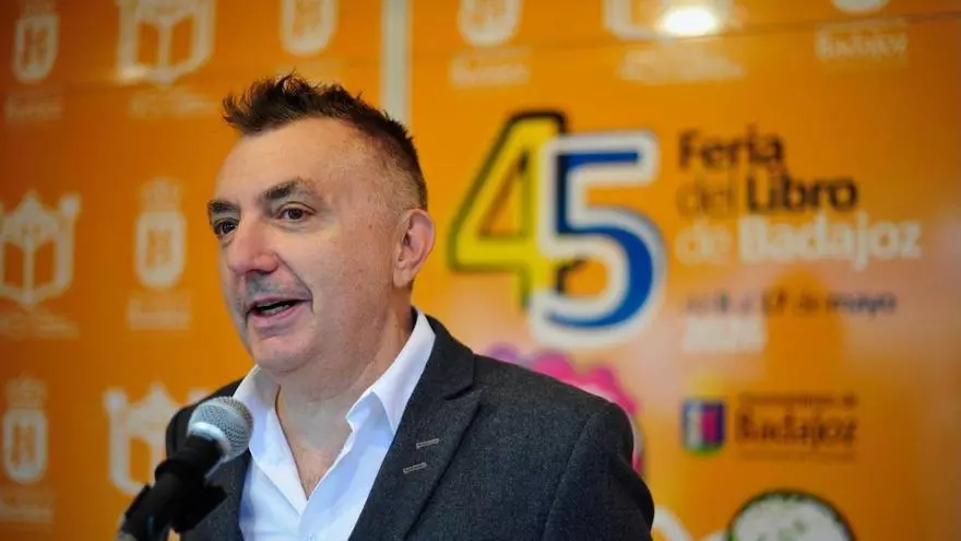 Vídeo | Manuel Vilas en Badajoz: "Todas las novelas tienen que ser historias de amor"