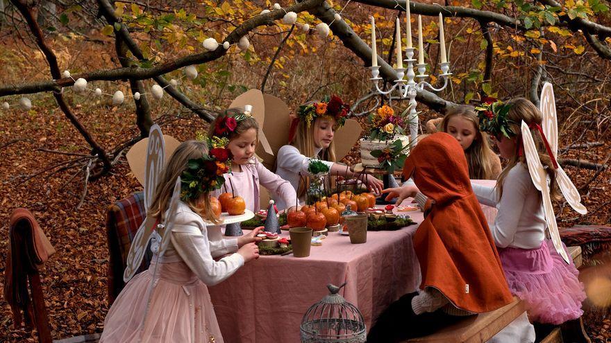 Autumnal Woodland Apple Party, de Amanda Farnese Heath.