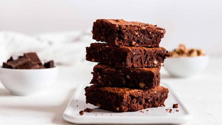 Descubre cómo preparar este delicioso brownie proteico para mantener la línea