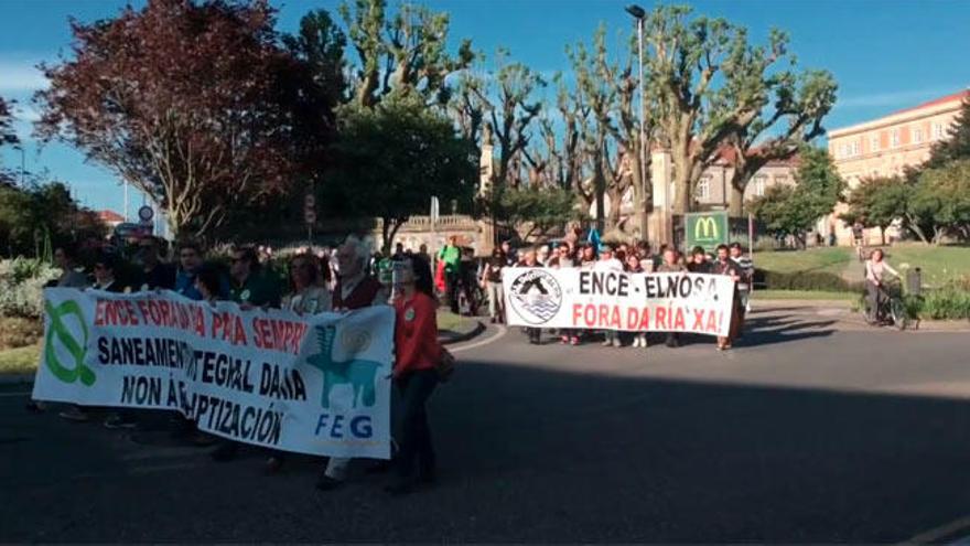 Más de 2.000 personas piden la marcha de Ence de la ría de Pontevedra