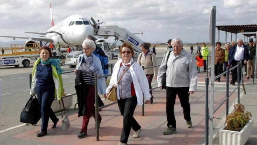 El lunes aterrizará en San Javier el último avión comercial