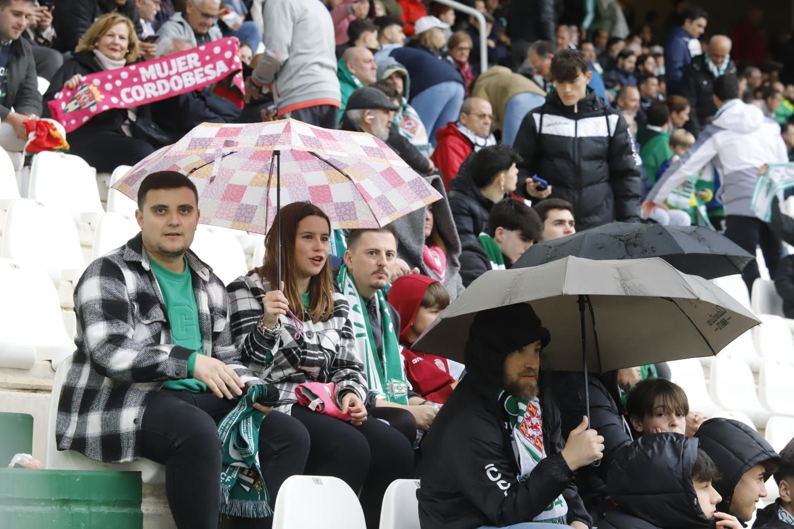 Córdoba CF-Racing de Santander | Las imágenes de la afición blanquiverde en El Arcángel