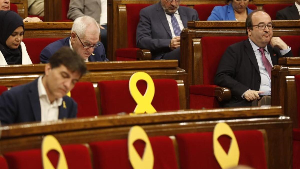 Pleno del Parlament, con Miquel Iceta