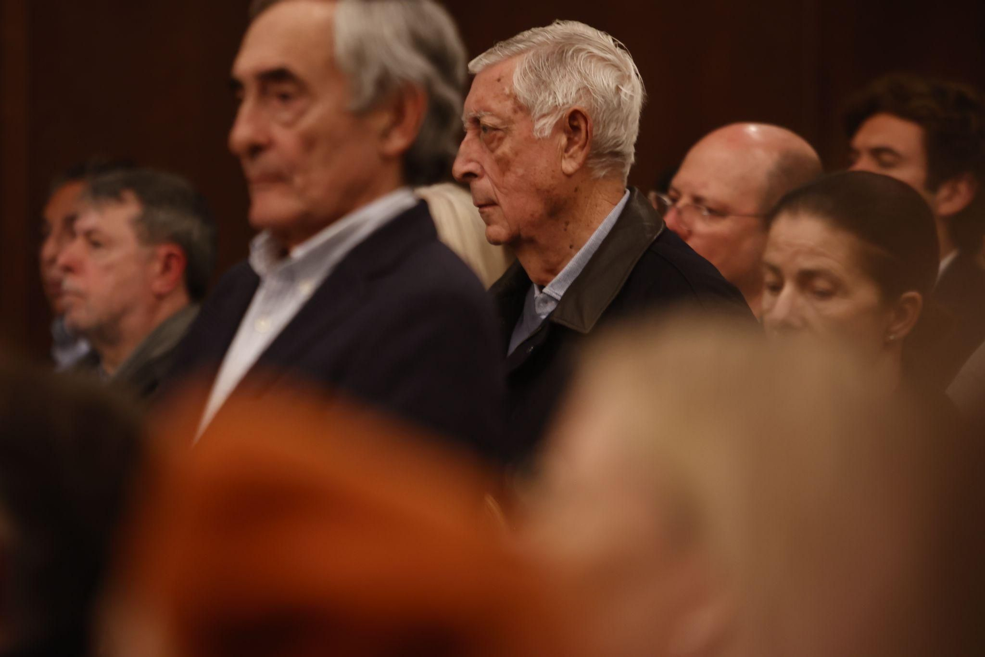 Los asistentes a la presentación del libro de Francisco Camps en un hotel de València