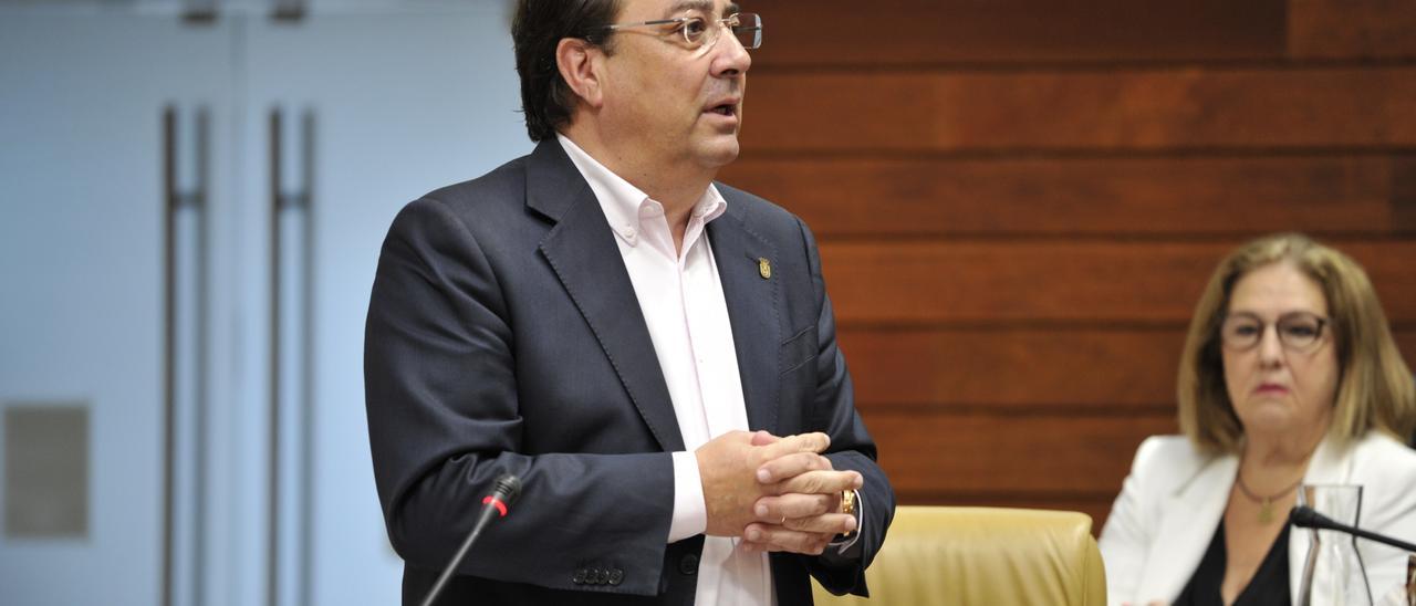 Guillermo Fernández Vara en la asamblea de Extremadura