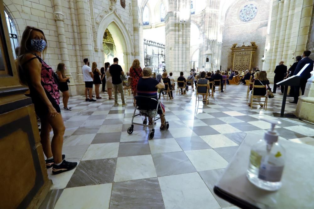 Misa en honor a los fallecidos por coronavirus en la Catedral