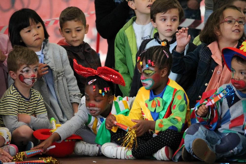 Un circo en el colegio Laviada