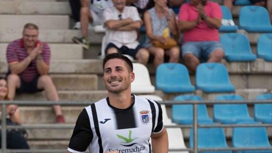 César Morgado: «Ojalá el Badajoz pueda estar arriba esta temporada»