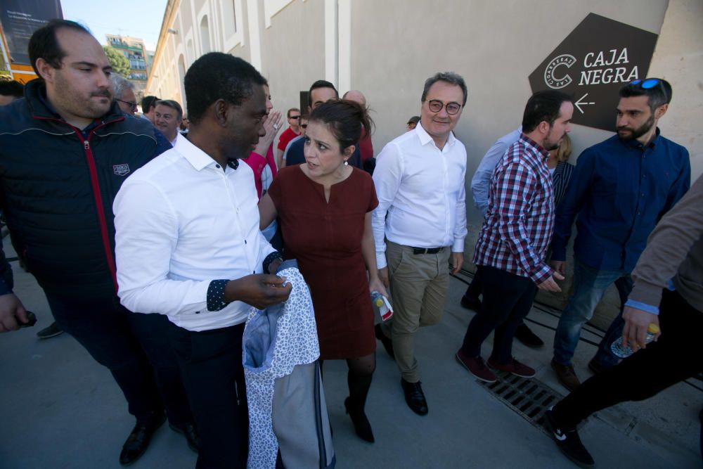 Más de 200 personas asisten al acto de precampaña de Francesc Sanguino celebrado en Las Cigarreres y al que ha asistido la la vicesecretaria general del PSOE, Adriana Lastra