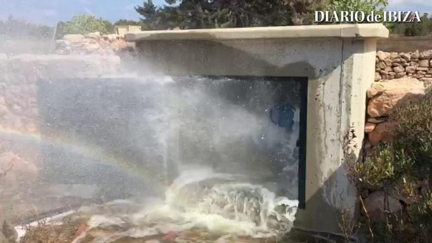 Nueva fuga de agua en la balsa de riego de Formentera