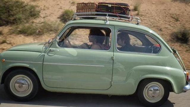 Estampa 'retro' d'un dels Seat 600