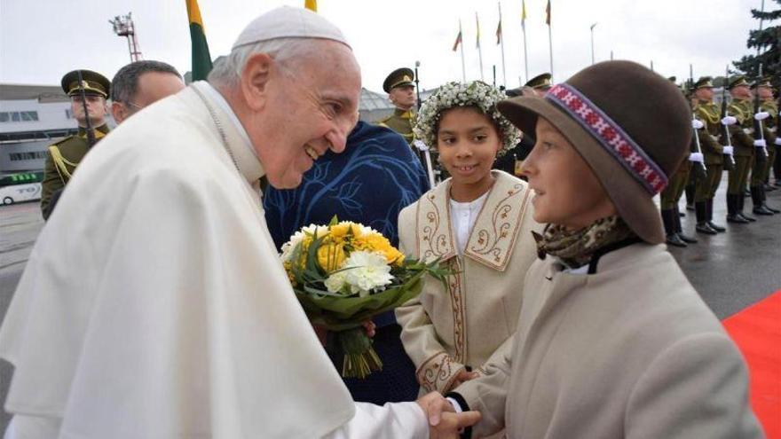 El Papa reclama atención para detectar los rebrotes de los totalitarismos