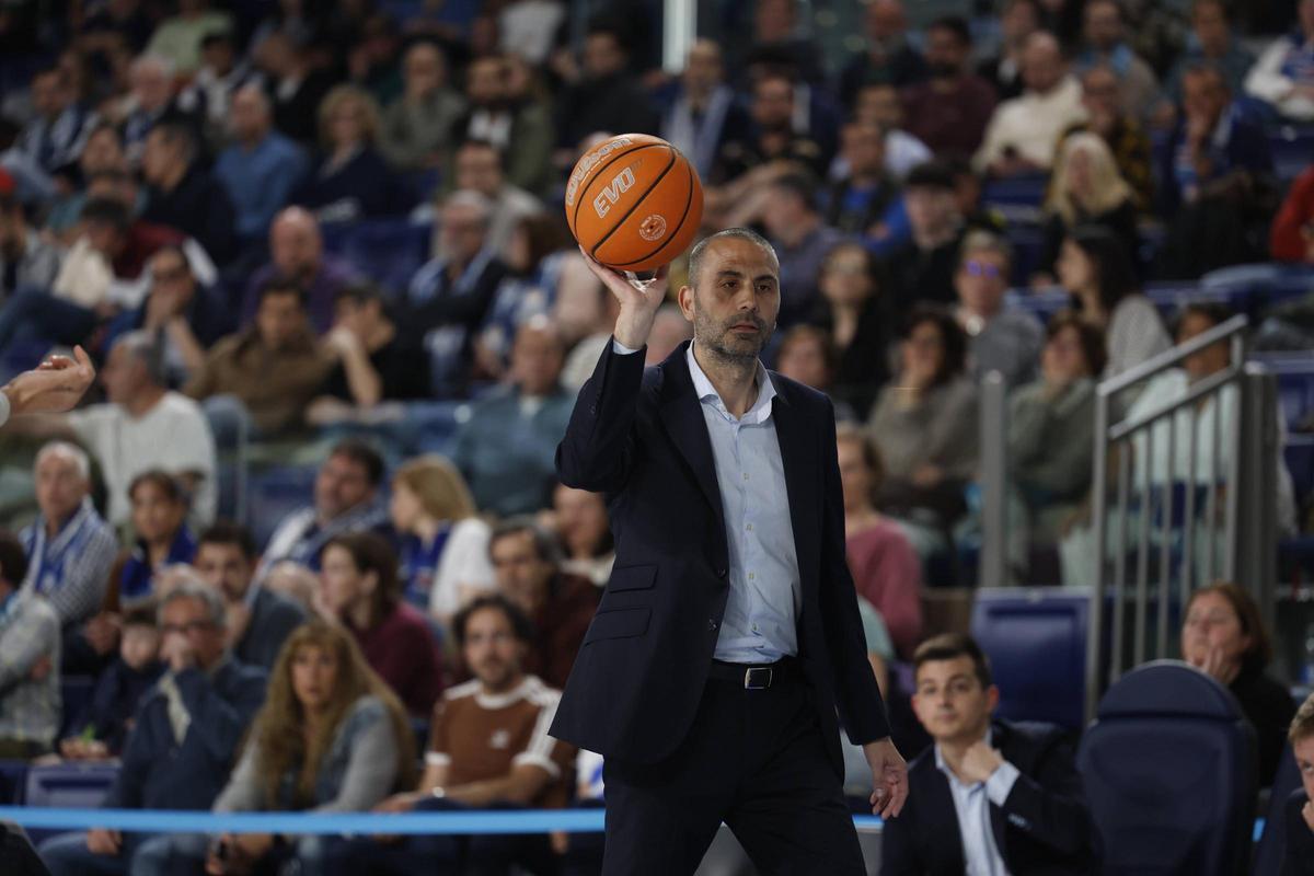 Las imágenes de la victoria del Alimerka Oviedo Baloncesto que le mete el play-off de ascenso a la ACB Las imágenes de la victoria del Alimerka Oviedo Baloncesto que le mete el play-off de ascenso a la ACB
