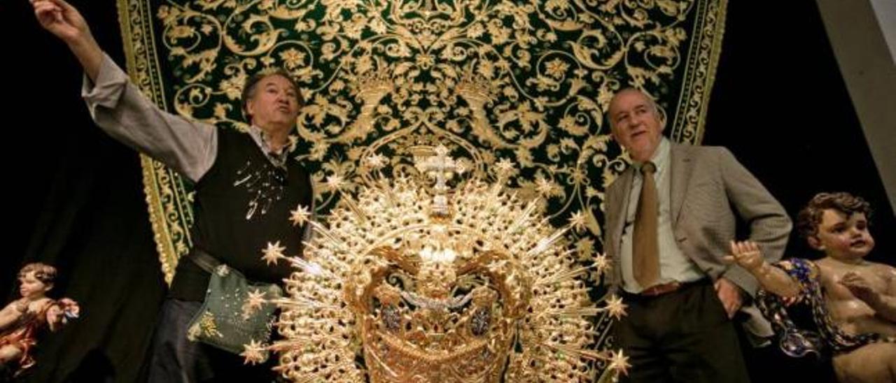 La exposición se inaugurará con unas palabras del concejal de Cultura, Miguel Valor, y de la alcaldesa, Sonia Castedo, que cree que puede dinamizar la Semana Santa. Estará abierta hasta el 27 de marzo.