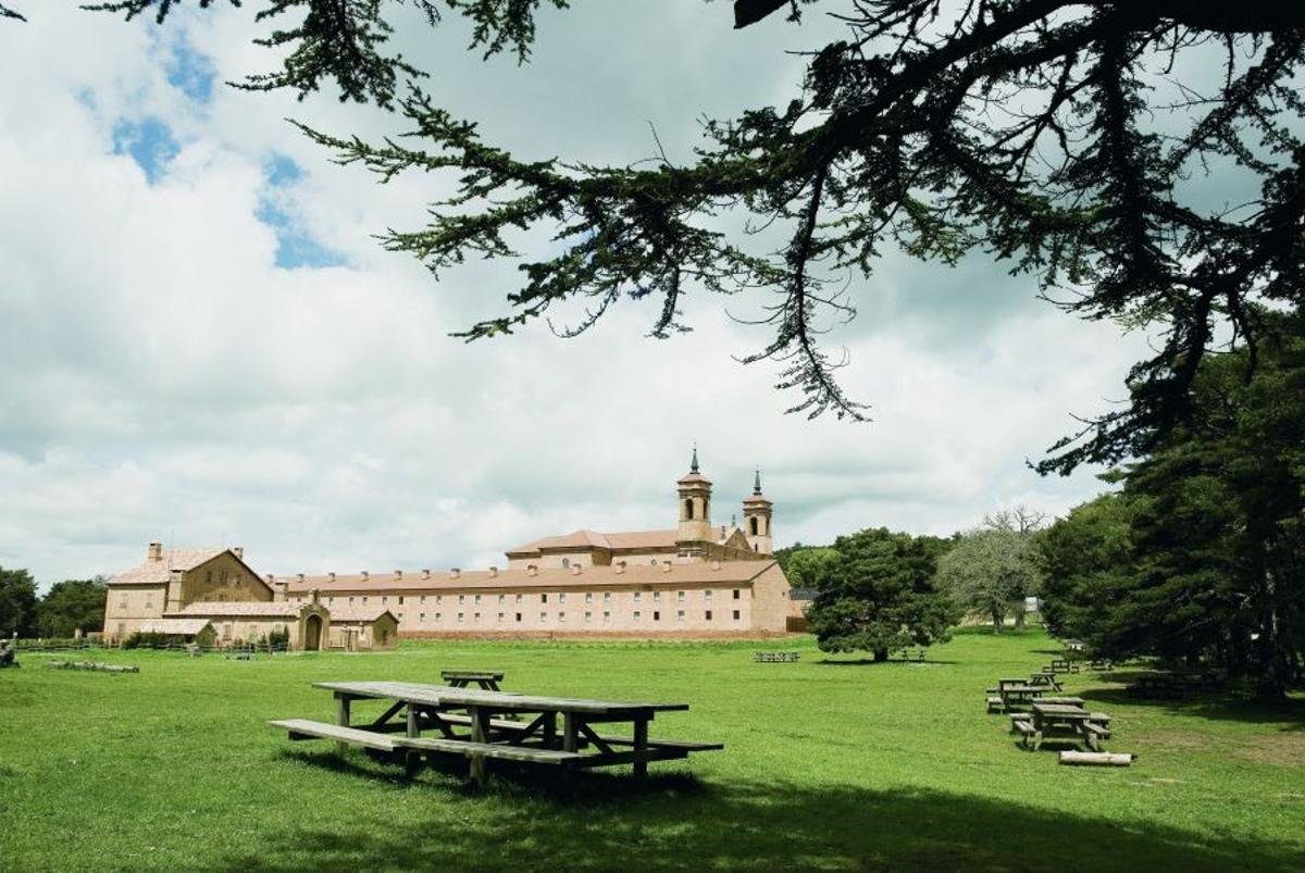 Hospedería de San Juan de la Peña, en la provincia de Huesca.