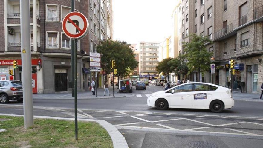 Movilidad estudiará que las bicis y los taxis puedan ir por las vías del tranvía