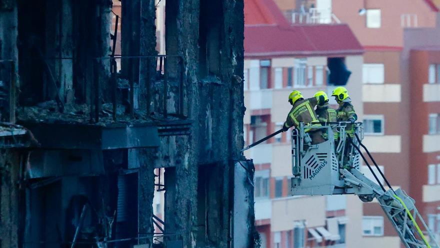 Los forenses finalizan las autopsias a los cuerpos hallados en el edificio incendiado